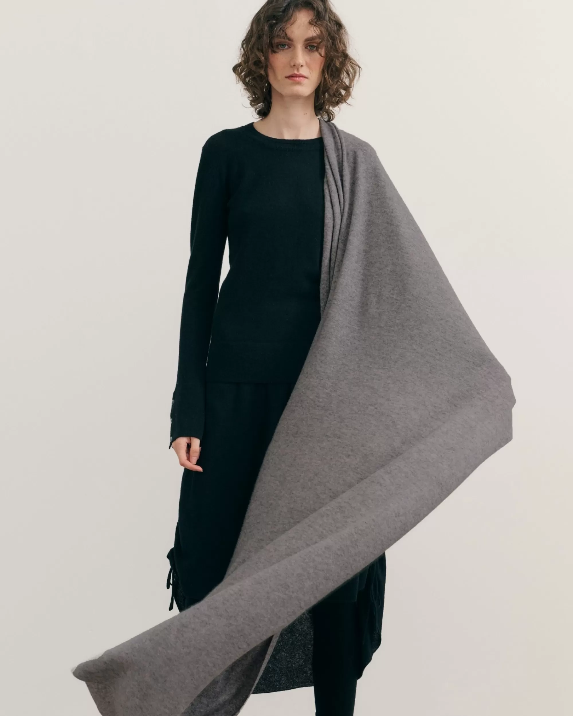 cashmerism : Echarpe De Voyage Oversize En Gris Moyen Store