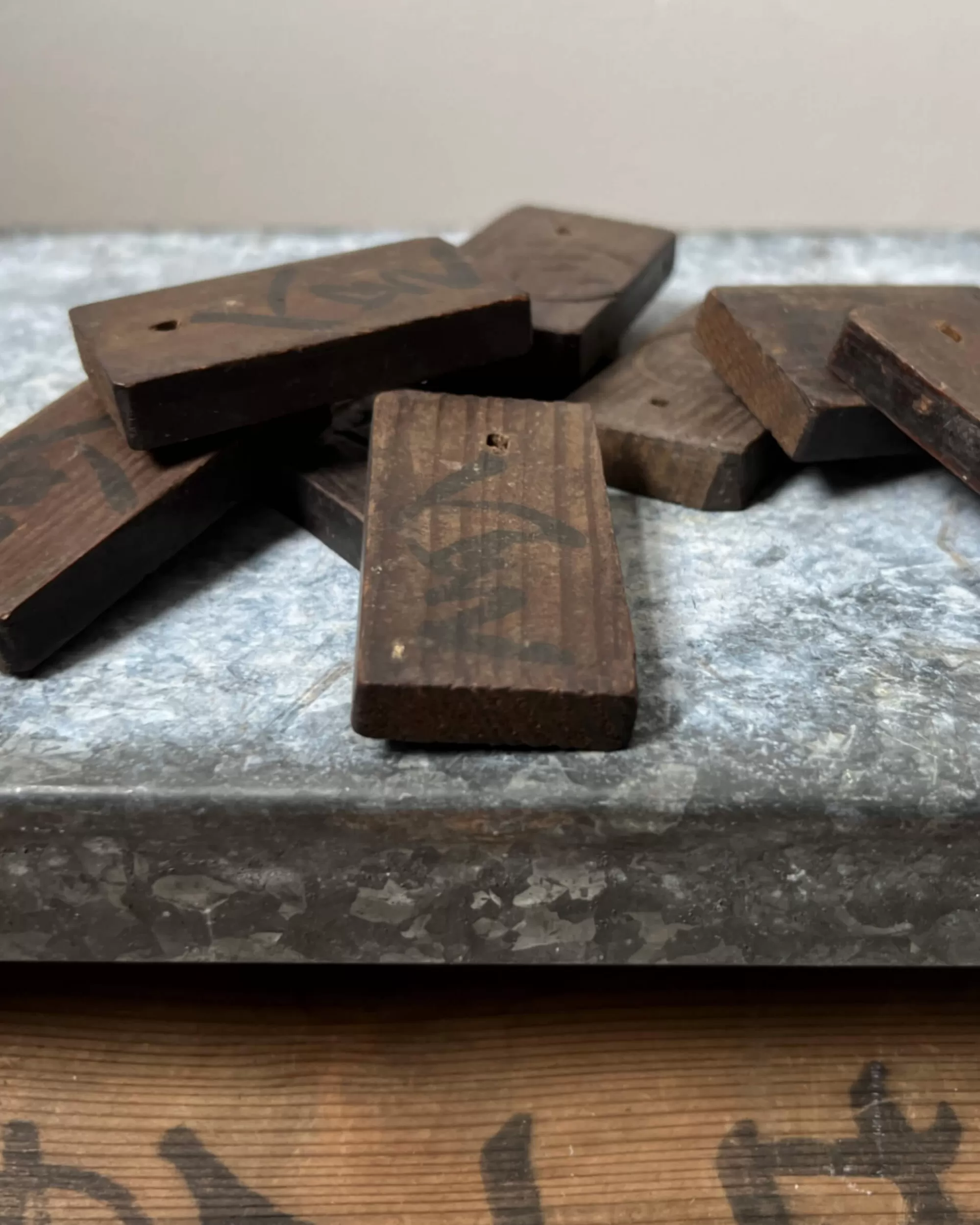 the maker Etiquettes En Bois Japonaises Vintage Online