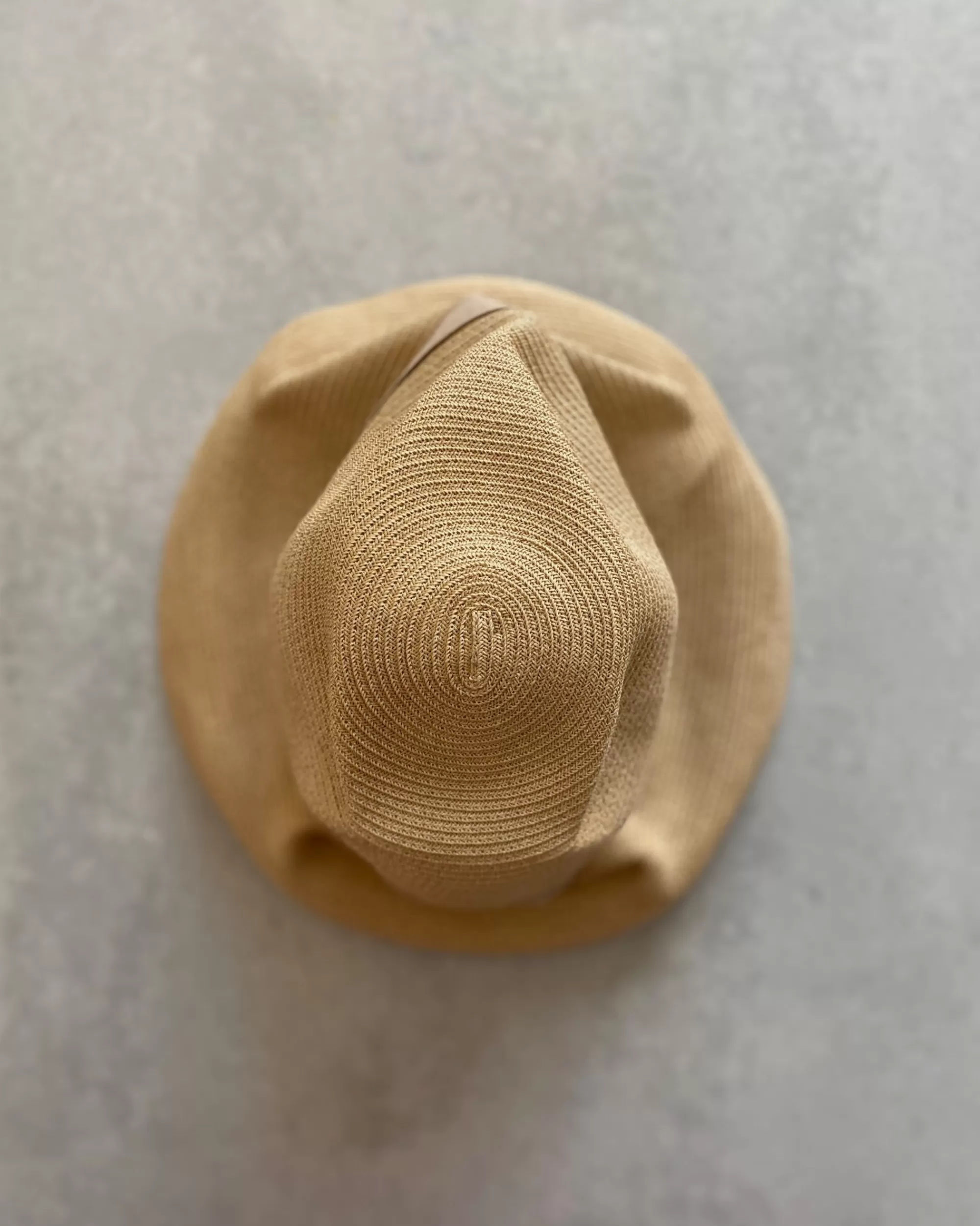 mature ha : Chapeau En Boite En Sable Avec Ruban Gousse De Vanille Shop