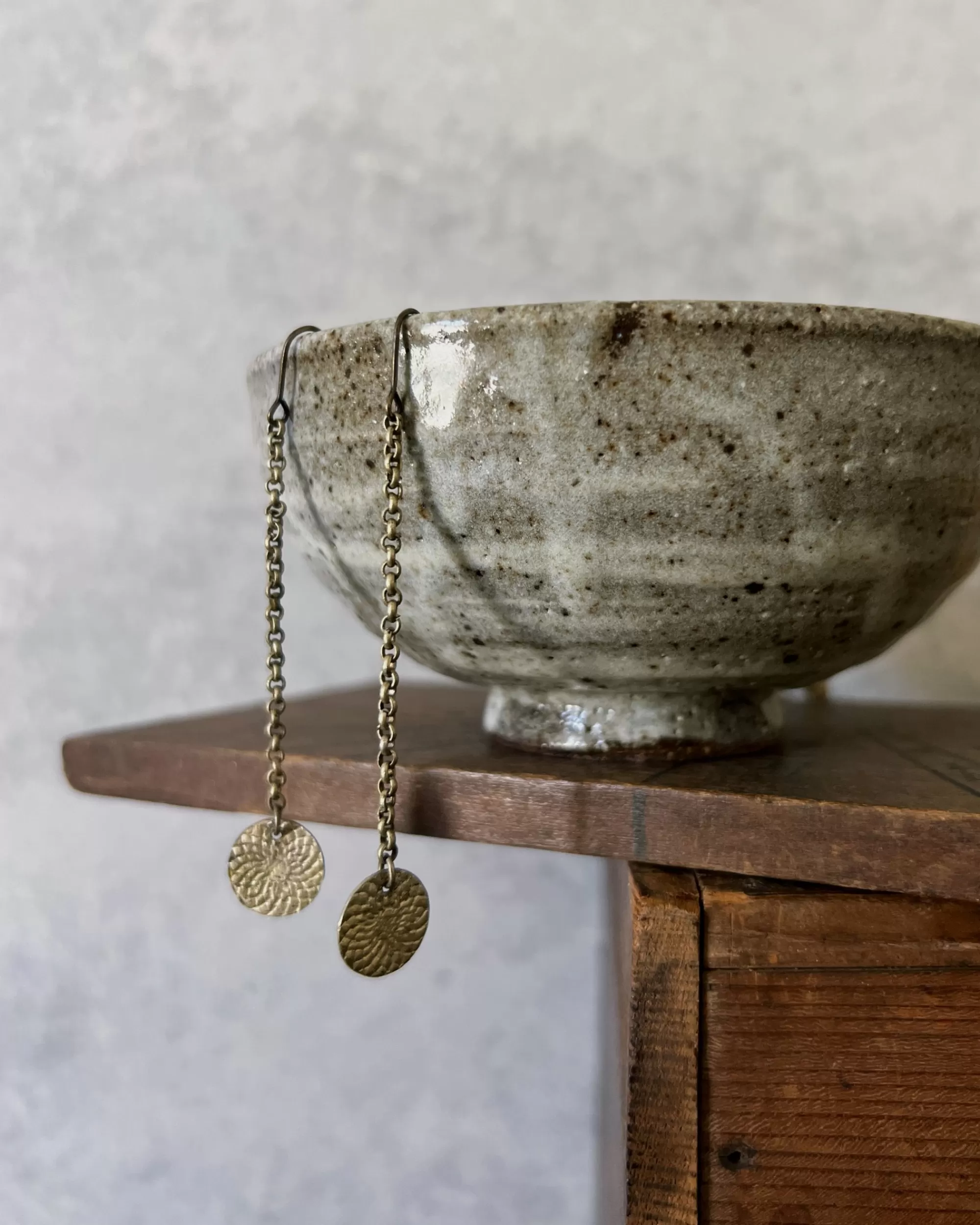modern marcel : Boucles D'Oreilles Chrysantheme Vintage Sale