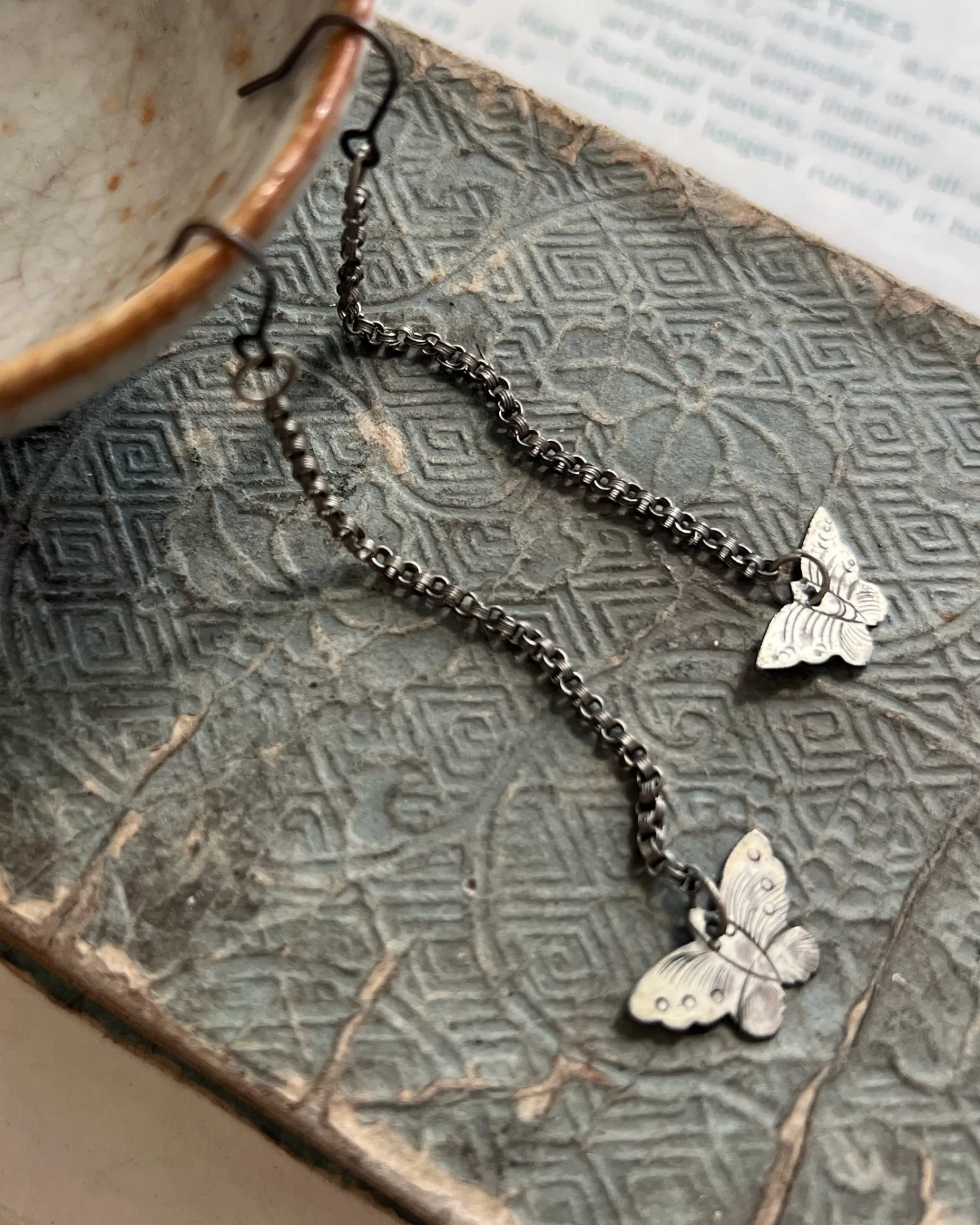 modern marcel : Boucles D'Oreilles Pendantes Papillon Vintage Best Sale