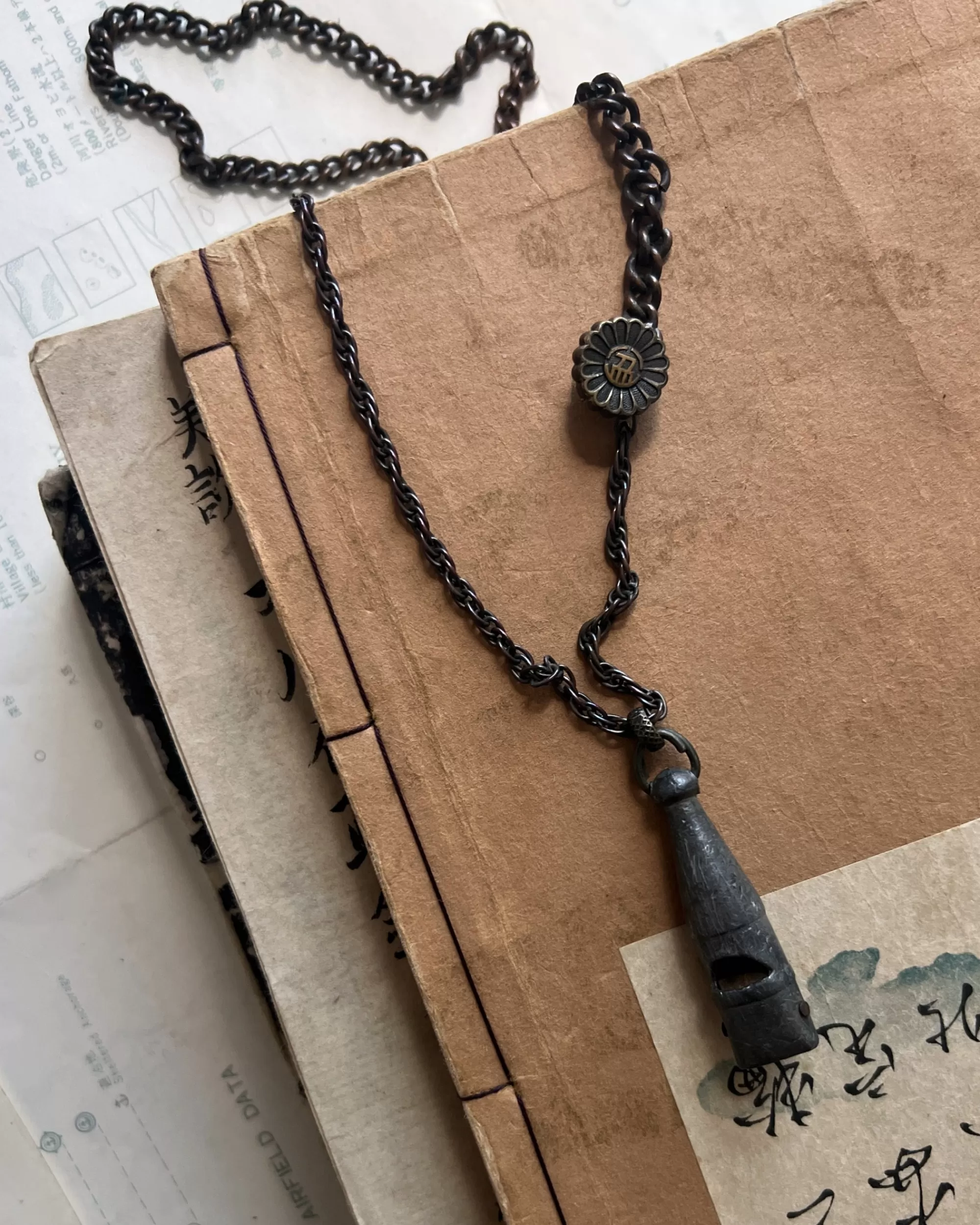 modern marcel : Collier Sifflet Vintage Flash Sale