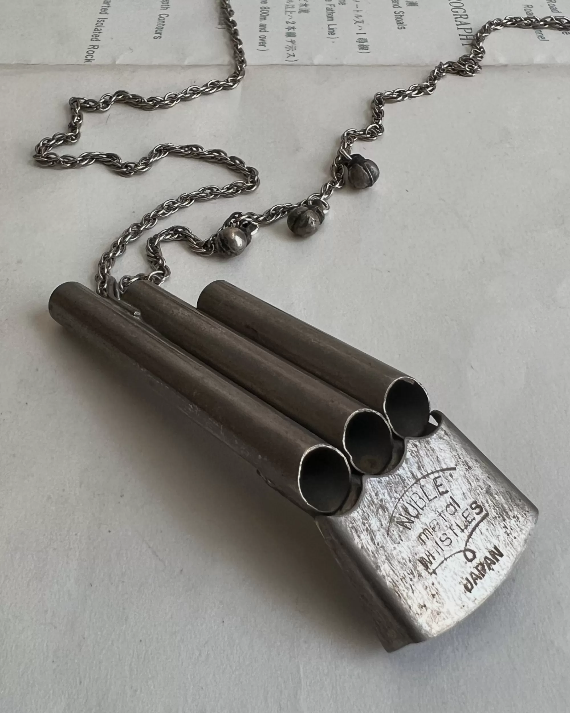 modern marcel : Collier Sifflet Vintage Shop