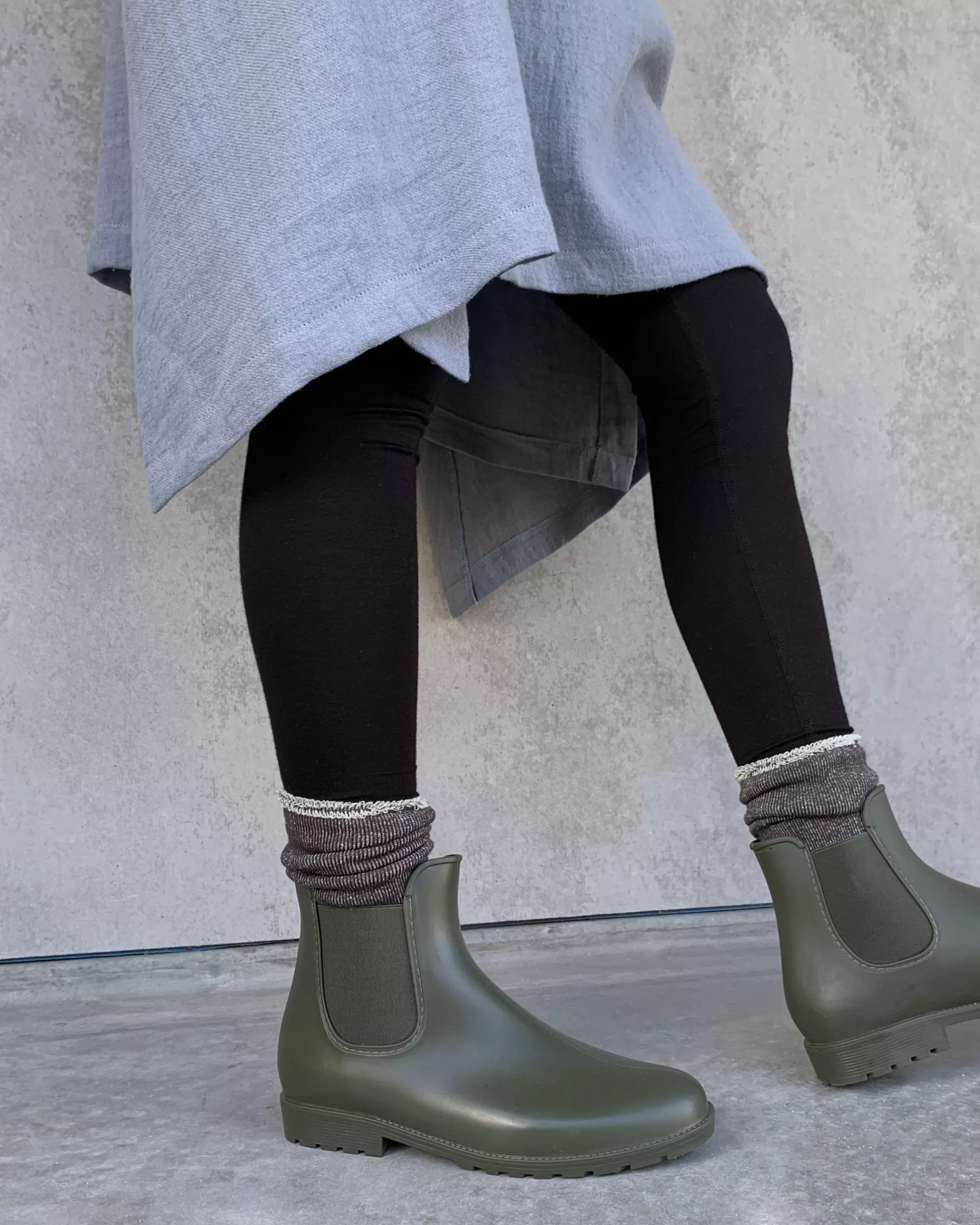 nishiguchi kutsushita : Chaussettes De Detente En Coton Et Soie Praha Store