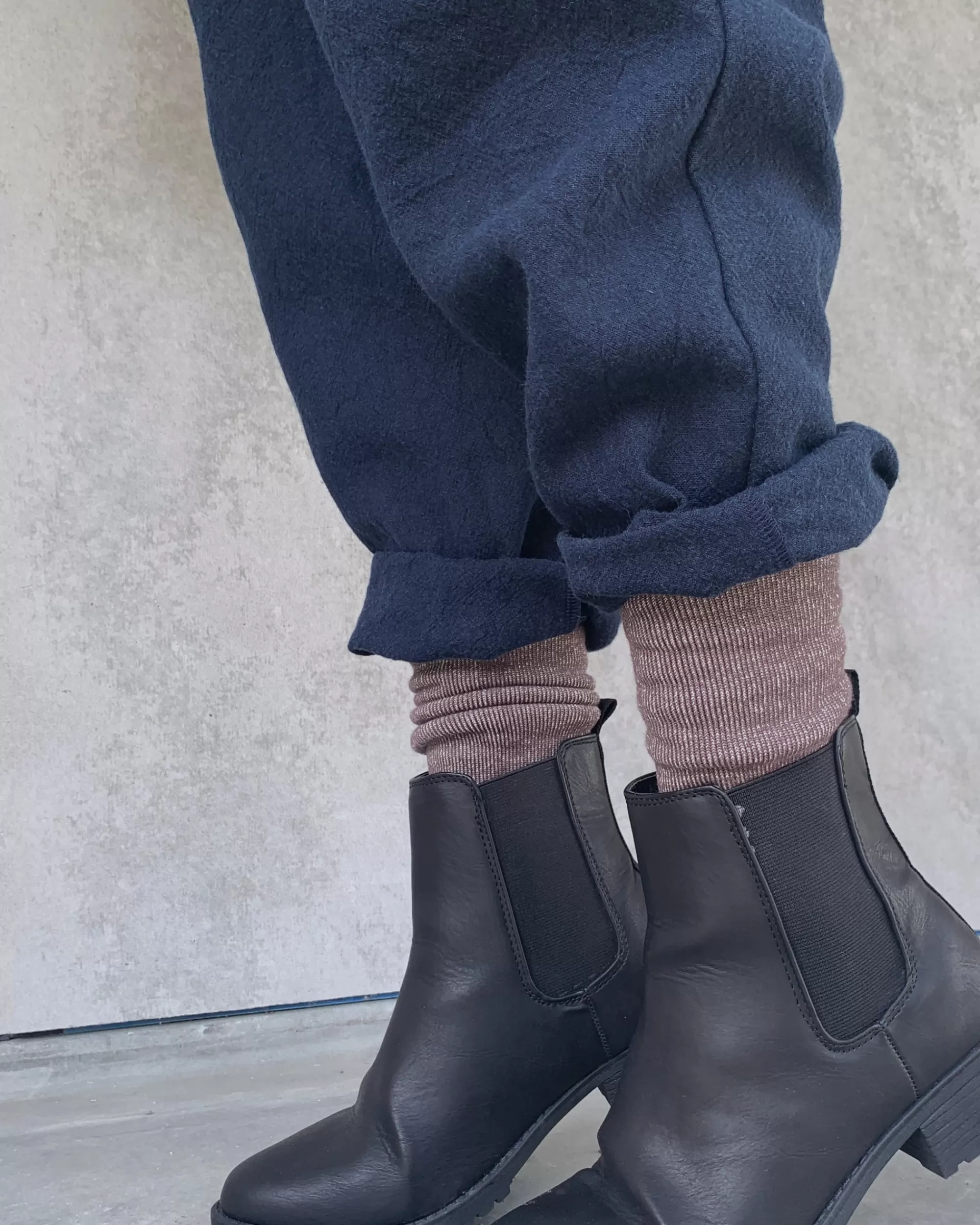 nishiguchi kutsushita : Chaussettes De Detente En Coton Et Soie Praha Store