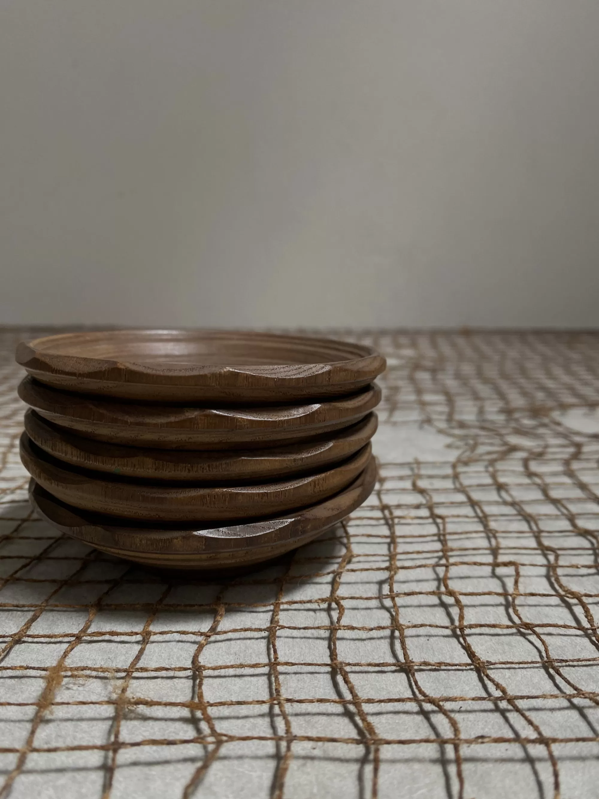 the maker Plat En Bois Japonais Vintage Online