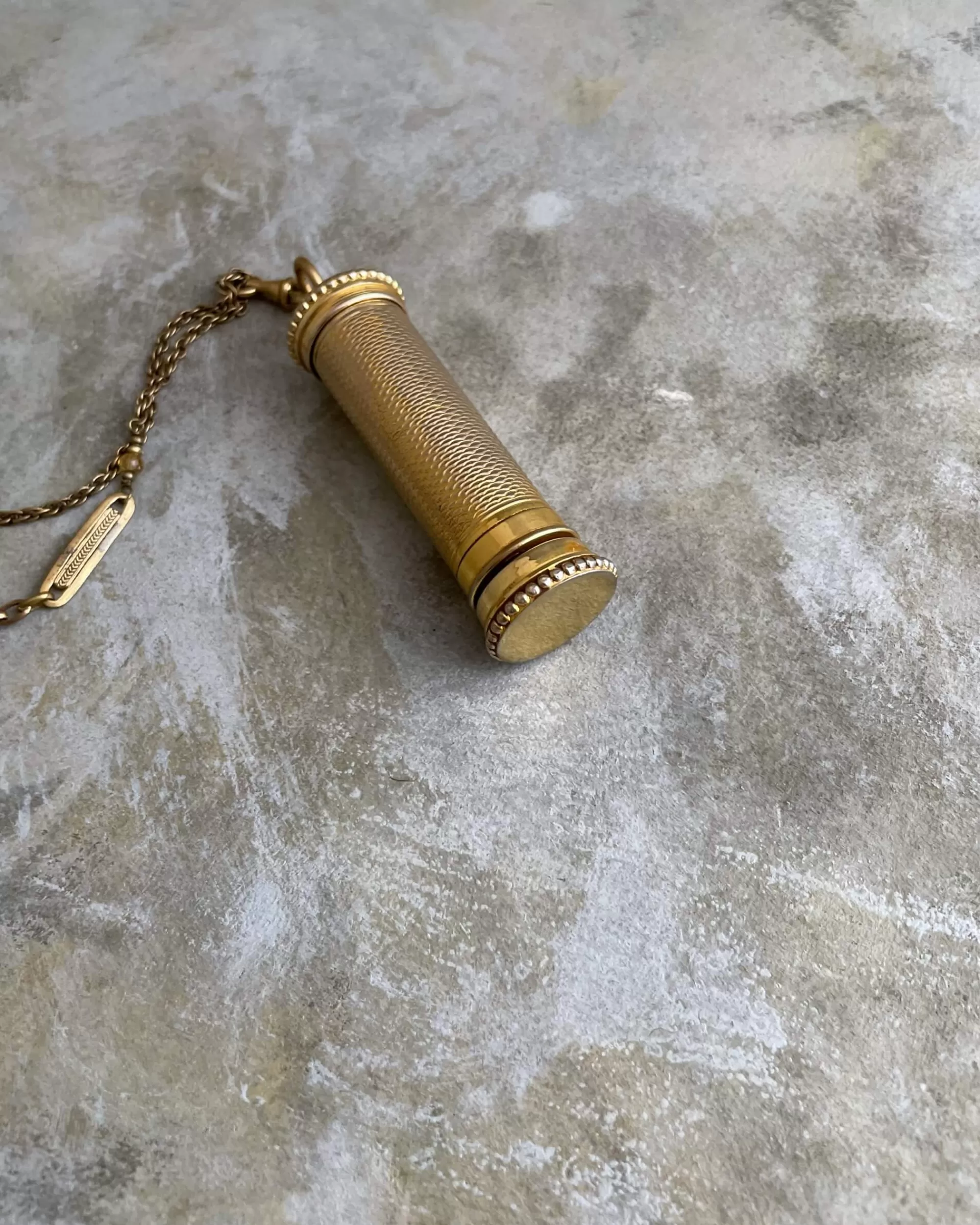 tabito : Collier En Laiton Avec Pendentif Atomiseur De Parfum Vintage Online